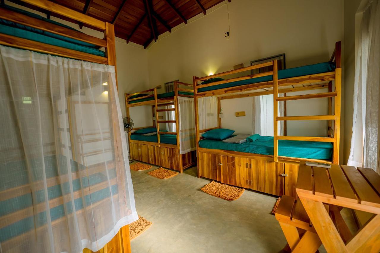 Sixth Sense Hostel Unawatuna Ngoại thất bức ảnh