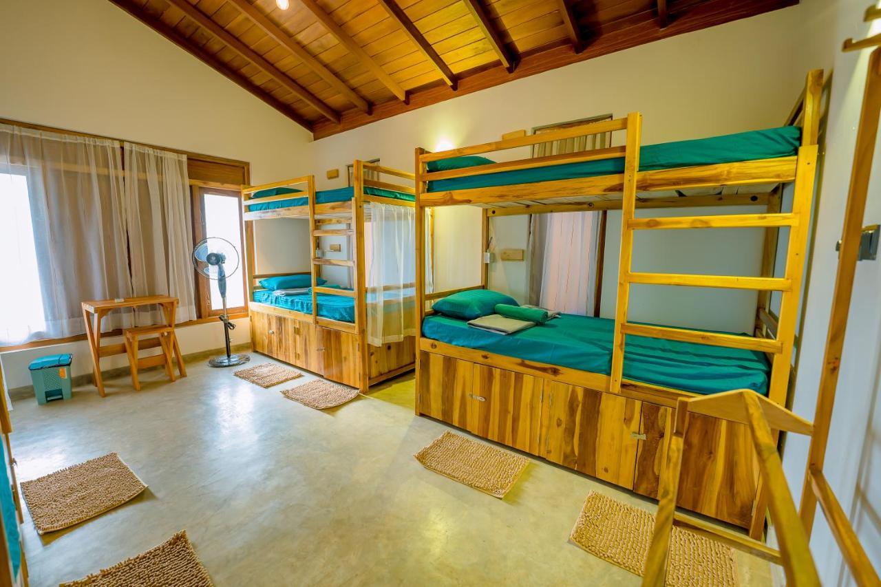 Sixth Sense Hostel Unawatuna Ngoại thất bức ảnh
